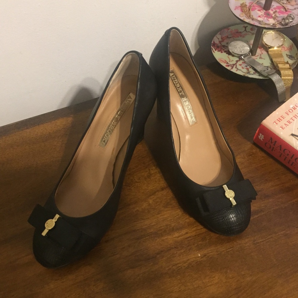 Audrey Brooke Wedges